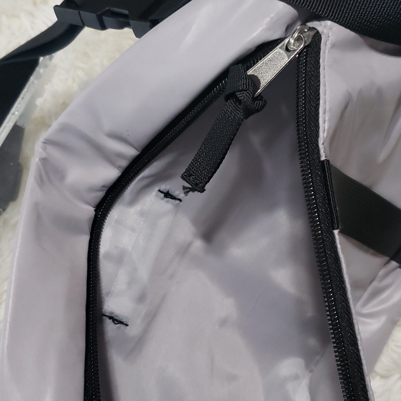 Urban Outfitters Nylon Strappy Travel Fannie Pack Bag - Picture 6 of 8